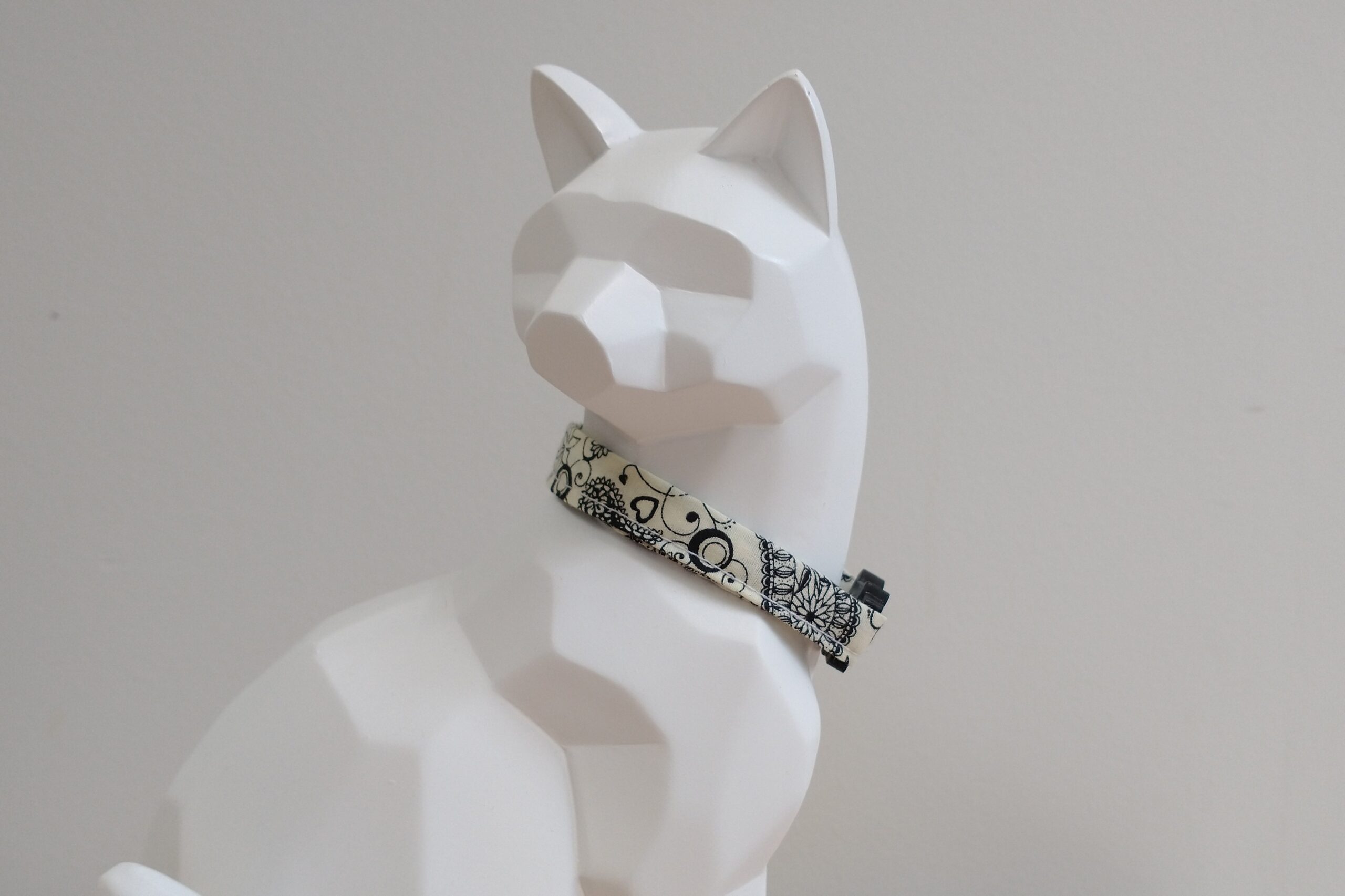 Cat Collar - Black Paisley on White