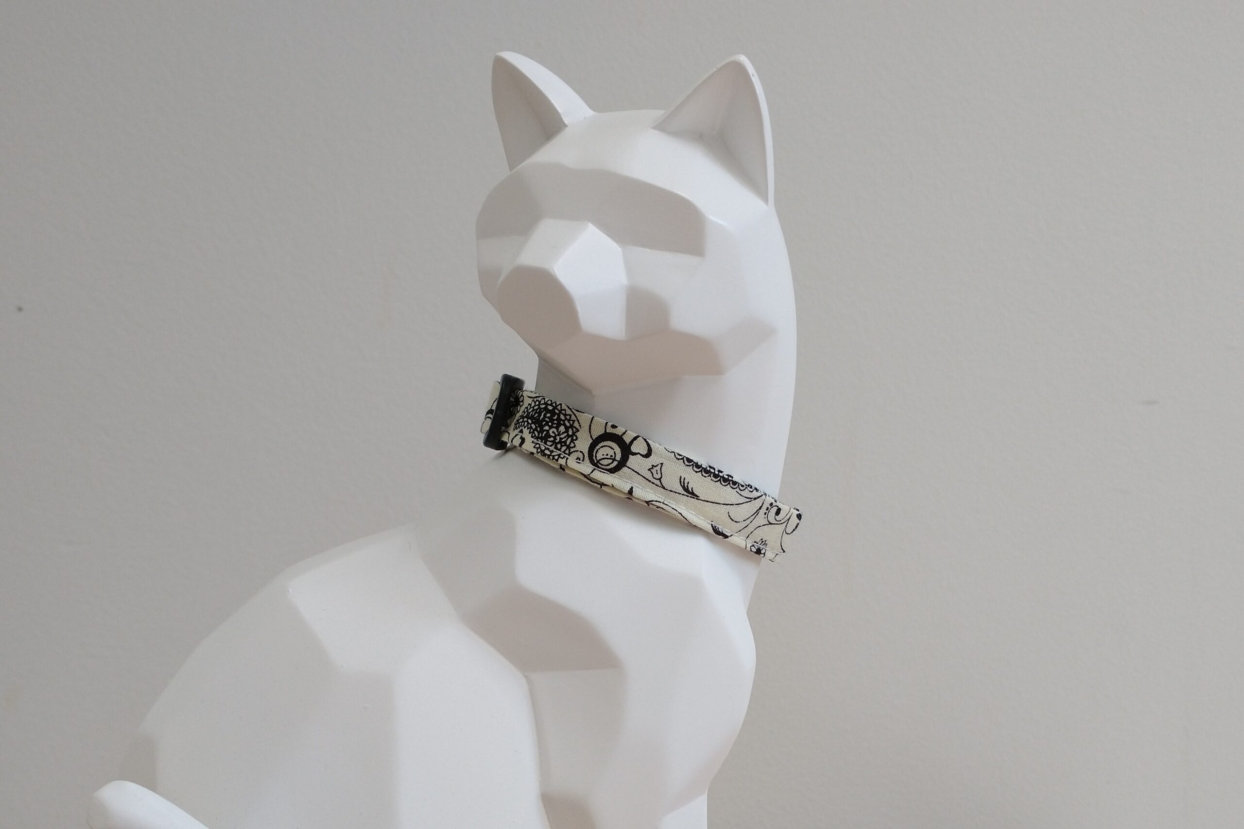 Kitten Collar - Black Paisley on White