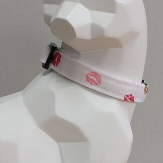 Valentine's Day Kitten Collar - Kisses on White