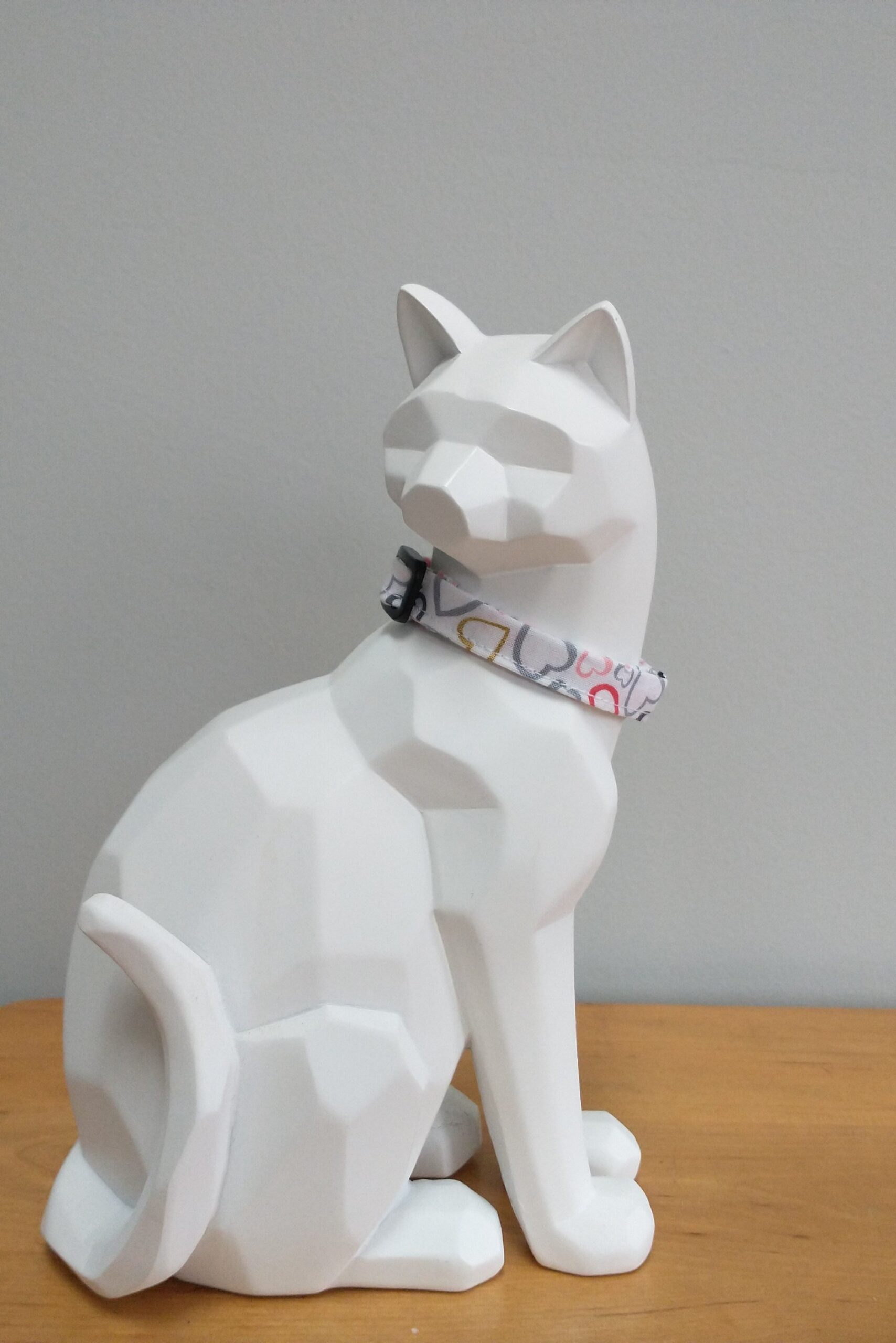 Valentine's Day Kitten Collar - Kisses on White - Image 3
