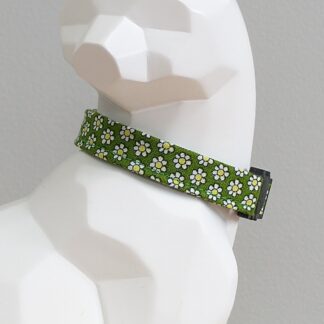 Cat Collar - Daisies on Green