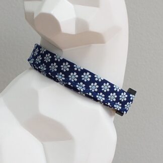 Cat Collar - Daisies on Blue