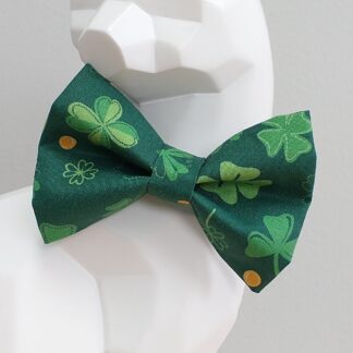 St. Patrick's Day Cat Bow Tie and Collar - Shamrocks on Green