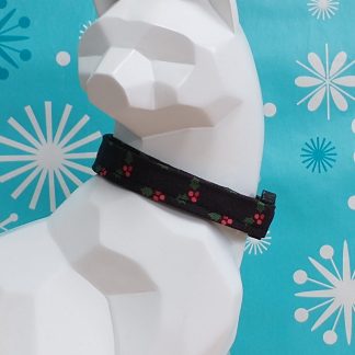 Christmas Cat Collar - Minimalist Holly Black