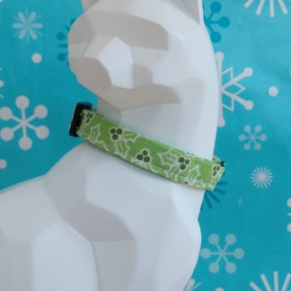 Christmas Kitten Collar - Holly in Green