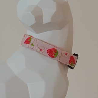Cat Collar - Strawberry Flowers